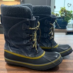 L.L. Bean Kids Blue and Yellow Winter Boots